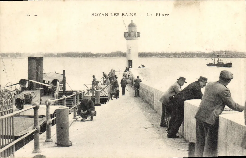 Royan-les-Bains - O Farol — H. L. editor - Frente