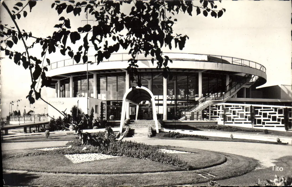 Royan — A Rotonda do Casino — C. Ferret, Arquiteto - Frente