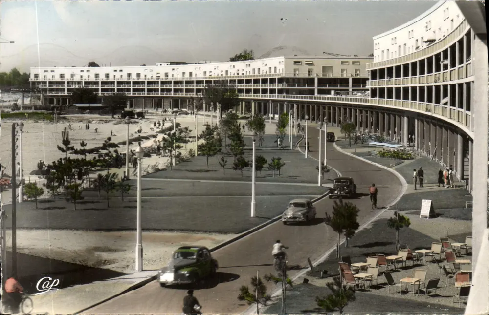 Royan — O Frente de Mar e os Jardins — Cap - Frente