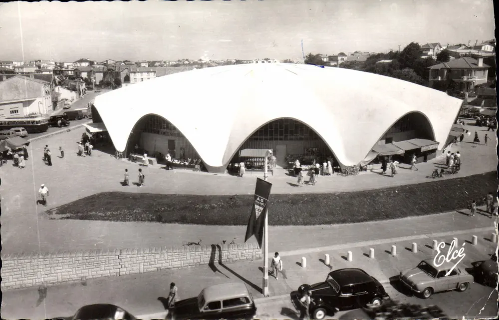 Mercado coberto moderno em Royan — editor Elcé, n° 7715 - Frente