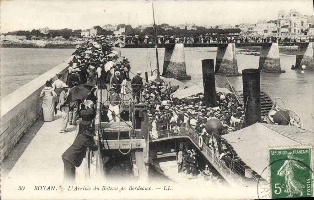 Royan — A Chegada do Navio de Bordeaux — LL. - Frente