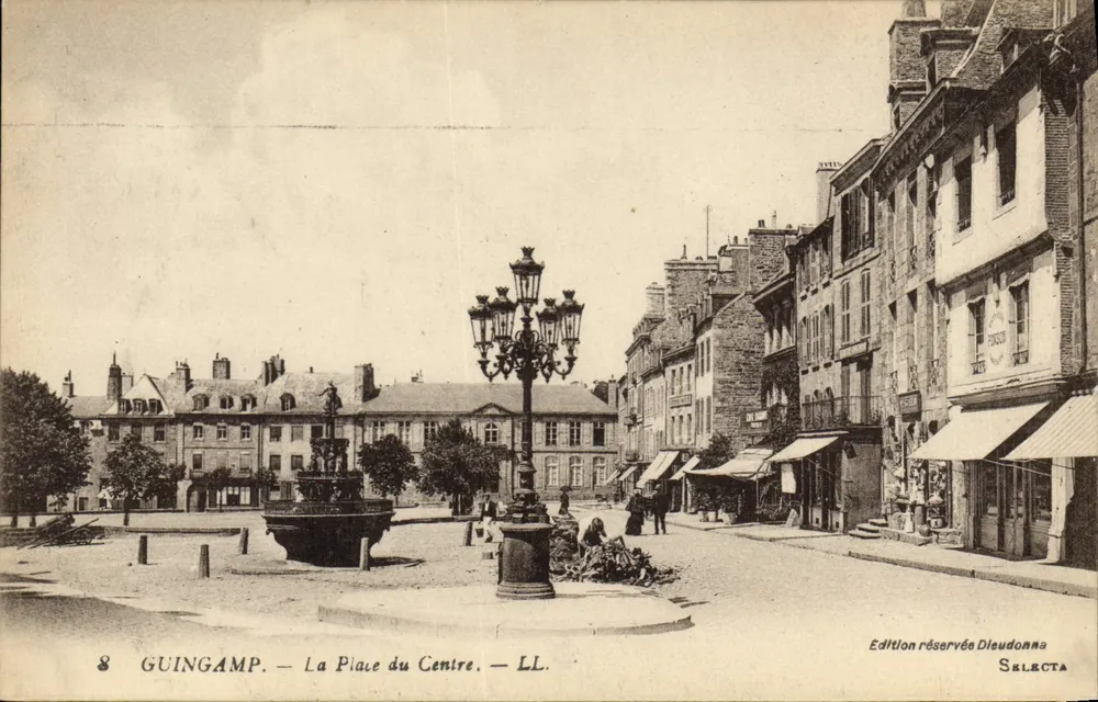Guingamp — A Praça do Centro — Edição Reservada Dieudonna SELECTA - Frente