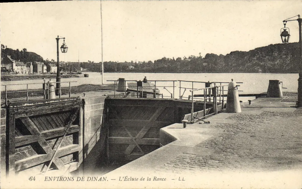 Arredores de Dinan — A Cachoeira da Rance — LL - Frente