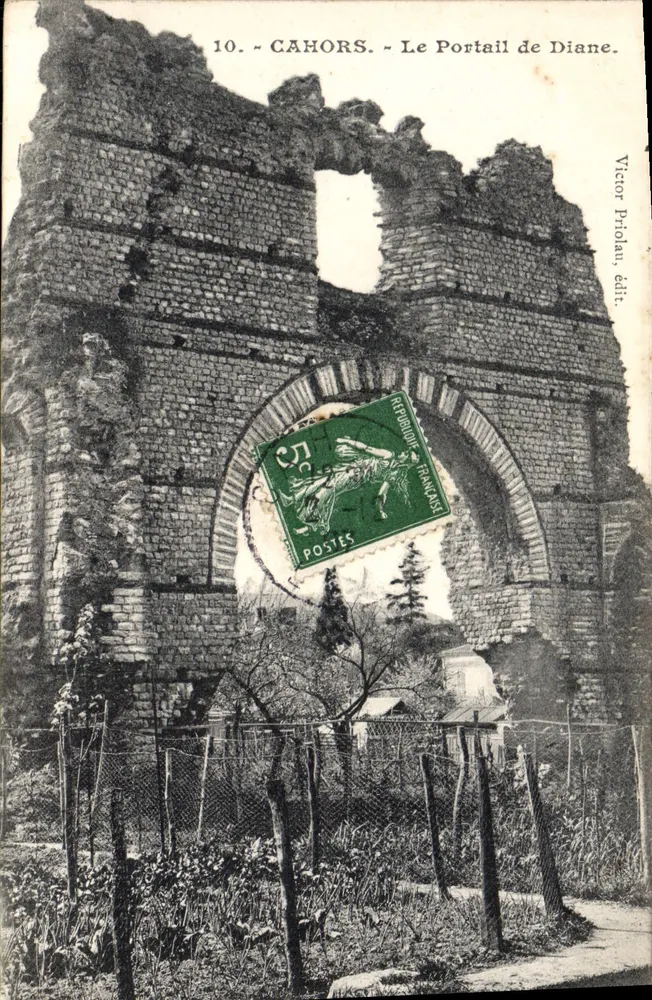 Cahors — O Portal de Diane — Victor Priolau, edição n°10 - Frente