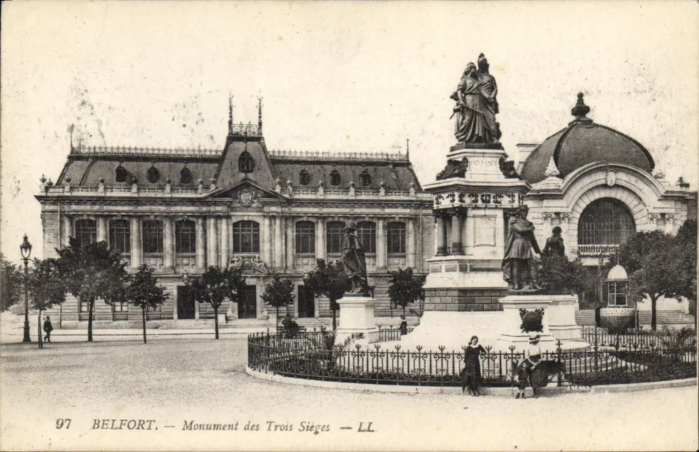 Belfort — Monumento dos Três Assedios — LL - Frente