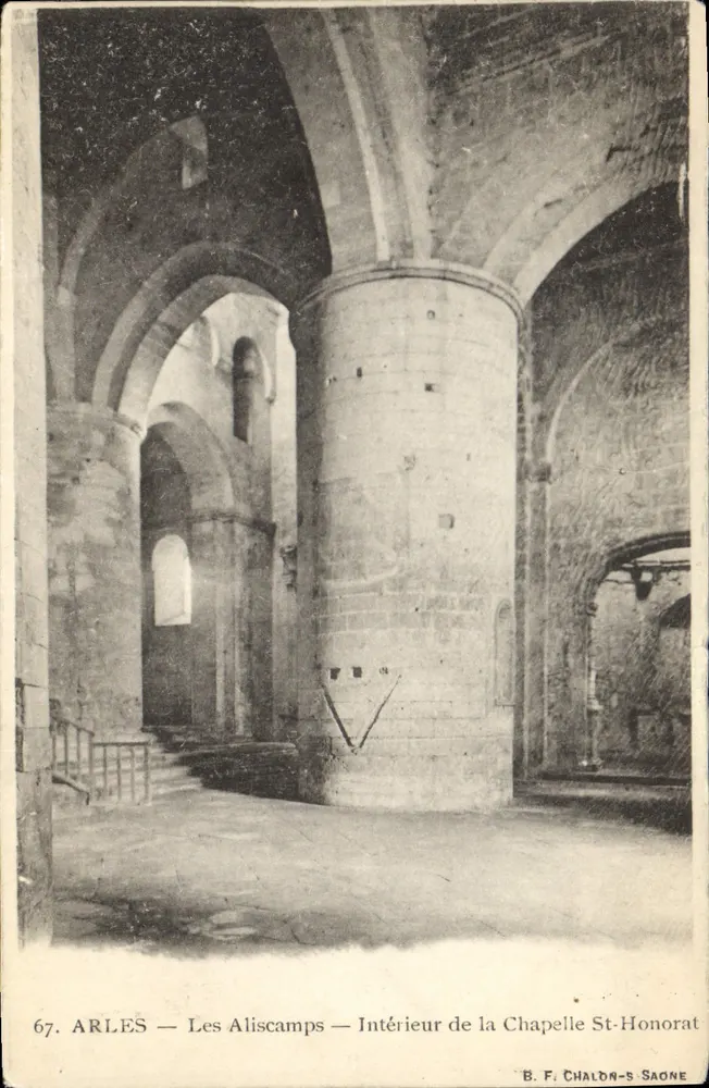 Arles — Les Aliscamps — Innenansicht der Kapelle St-Honorat — B. F. Chaldr-s-Saone - Vorderseite