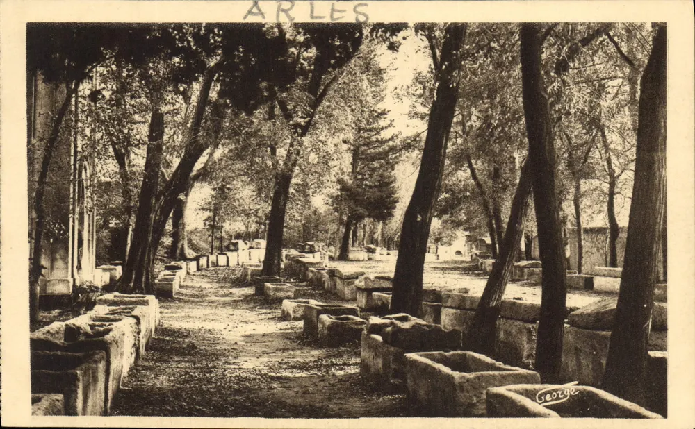 Arles — Os Alyscamps — Editor J. George - Frente