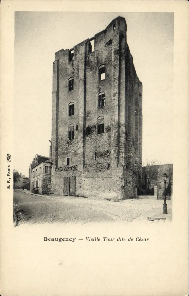 Beaugency — Velha Torre chamada de César — B.F. Paris - Frente