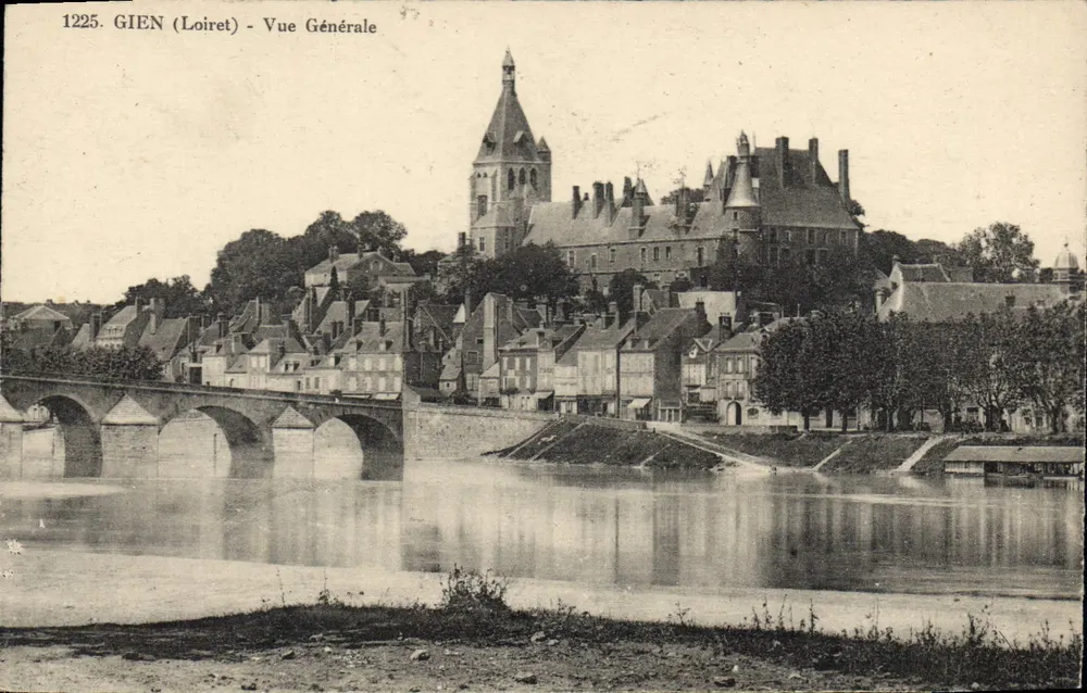 Gien (Loiret) - Vista Geral — editor L. Marchand, série 1225 - Frente