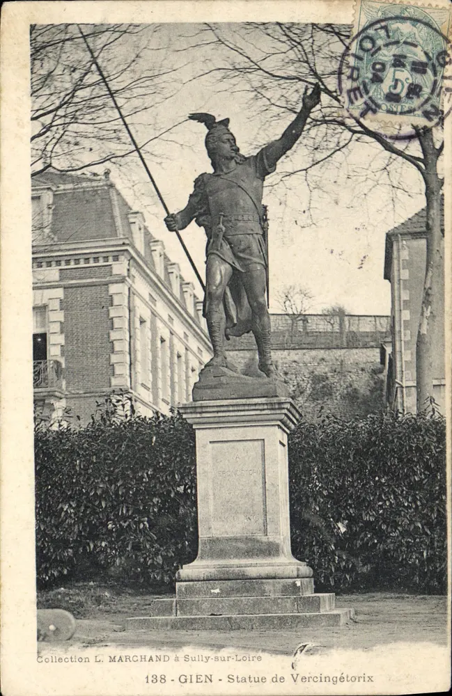 Gien - Estátua de Vercingétorix — Coleção L. Marchand em Sully-sur-Loire, n° 138 - Frente