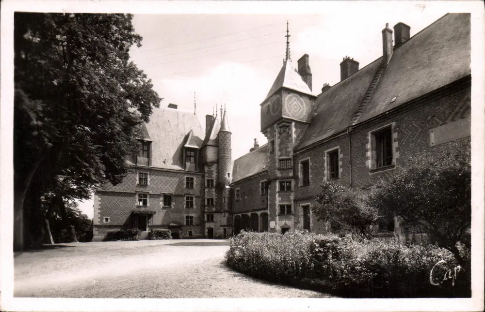 Gien - A Cour do Castelo — Edição das Novas Galerias - Gien, n°72 - Frente