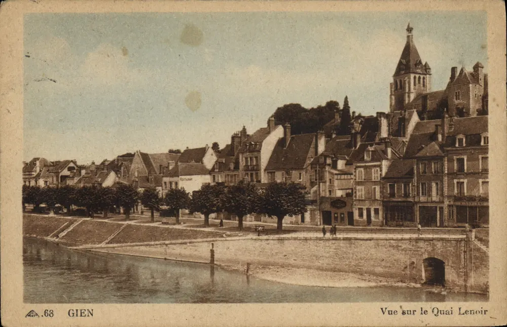 Gien — Ansicht des Quais Lenoir — Verlag: Cie des Arts Mécaniques, n° 68 - Vorderseite