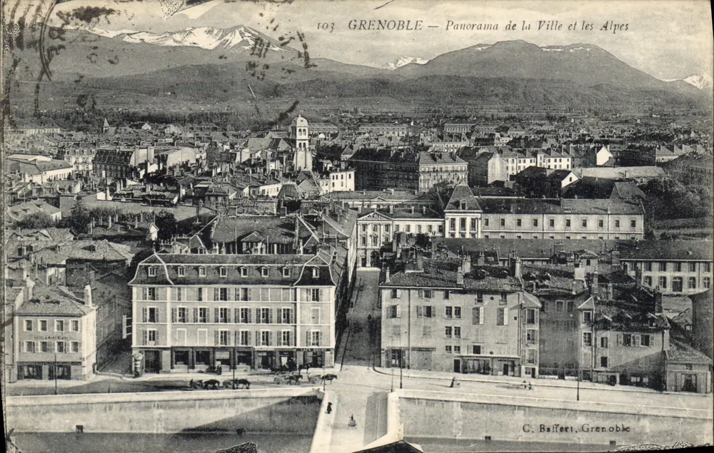 Grenoble — Panorama der Stadt und der Alpen — C. Baiffer, Grenoble - Vorderseite