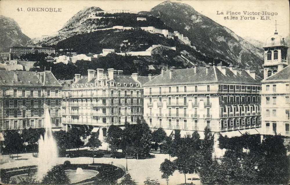 Grenoble — Place Victor-Hugo und die Festungen — E.R. Nr. 41 - Vorderseite