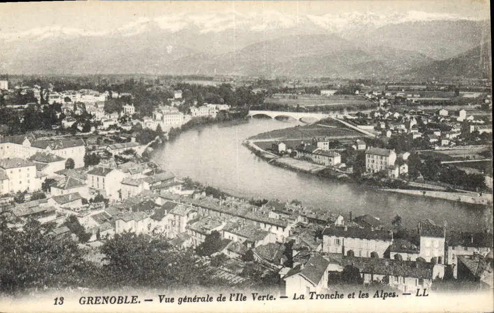 Grenoble — Allgemeiner Blick auf die Île Verte — La Tronche und die Alpen — LL - Vorderseite