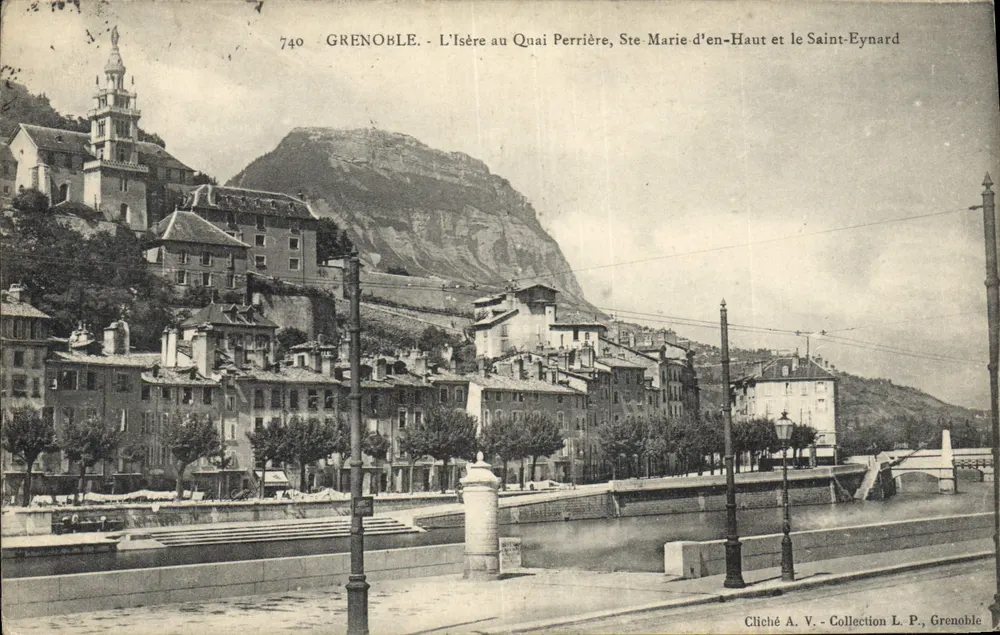 Grenoble - Die Isère am Quai Perrière, Ste Marie d'en-Haut und der Saint-Eynard — Cliché A. V., Sammlung L. P., Grenoble - Vorderseite