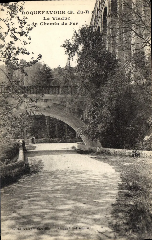 Roquefavour (B. du-R) — Der Eisenbahnviadukt — Edition Hôtel Arquier - Vorderseite