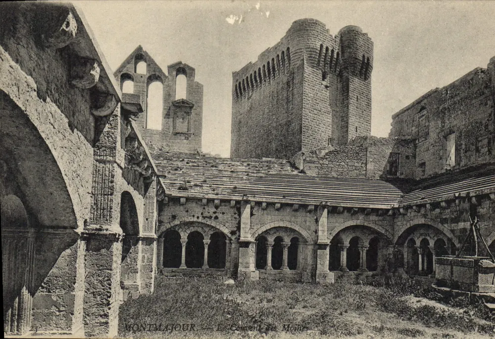 Montmajour — O Claustro dos Monges - Frente