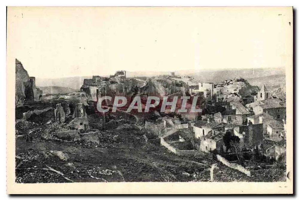 Les Baux - Torre Sarrazine (século XI) e ruínas da residência dos De Quinqueran - Frente