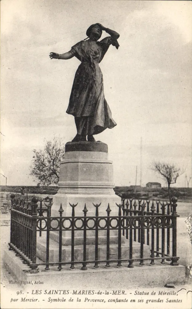Les Saintes-Maries-de-la-Mer — Statue von Mireille von Mercier — Foto Vignal, Arles, n°98 - Vorderseite