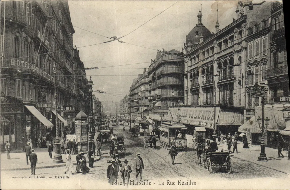 Marseille — A Rue Noailles — Hotel de Labour — Editor: H. Lacombe - Frente