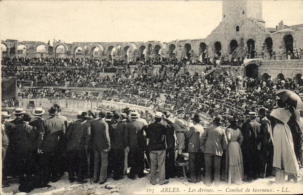 Arles - As Arênes — Luta de touros — LL. — N° 103 - Frente