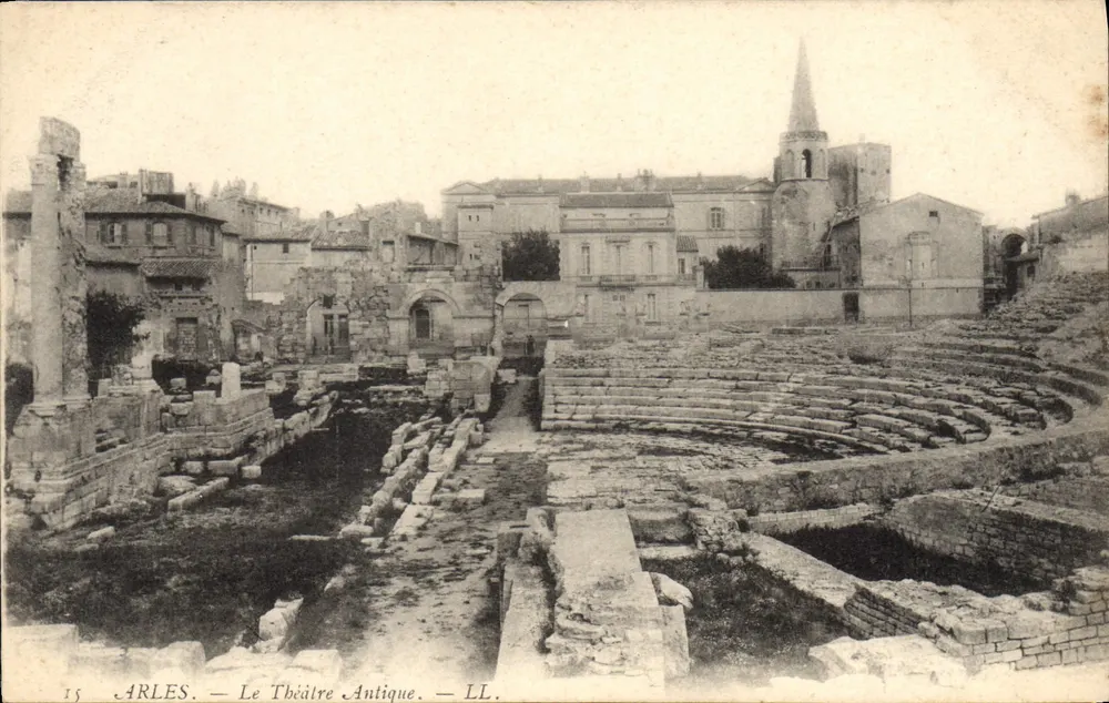 Arles — O Teatro Antigo — LL. n°15 - Frente
