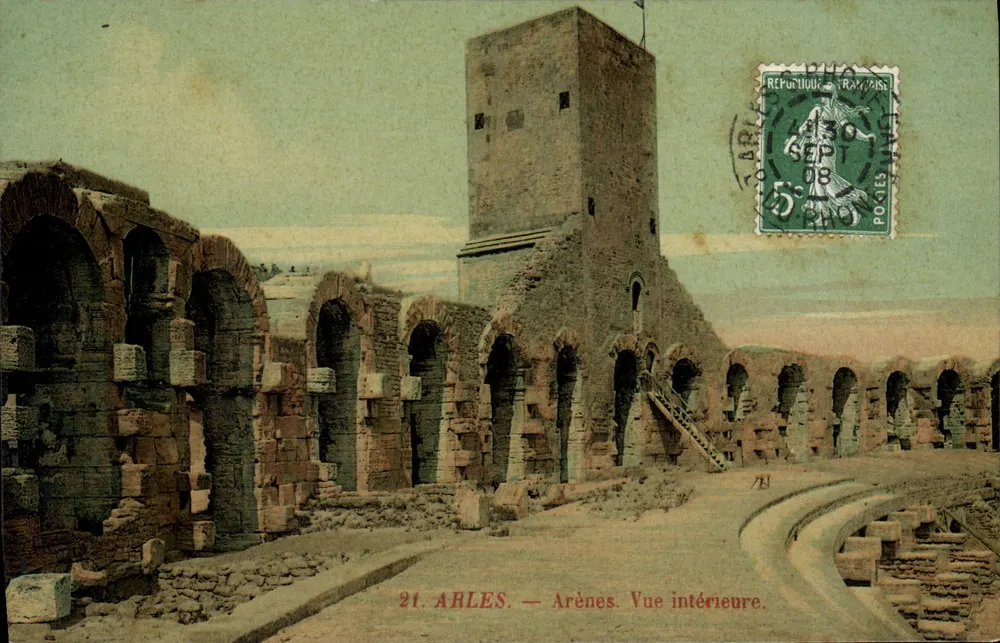 Arles — Arènes. Vista interior. - Frente