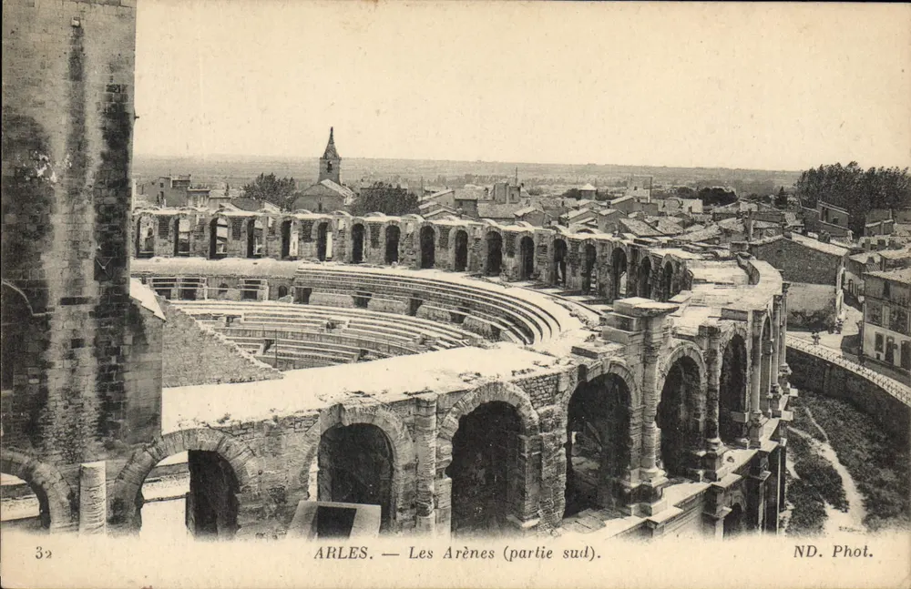 Arles — As Arênes (parte sul) — ND. Fot. n° 32 - Frente
