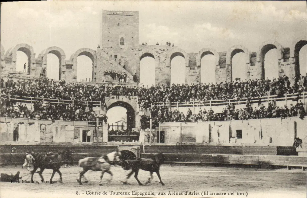 Corrida de Touros Espanhola — Arênes de Arles — Fot. Blançain, Tarascon, n°8 - Frente