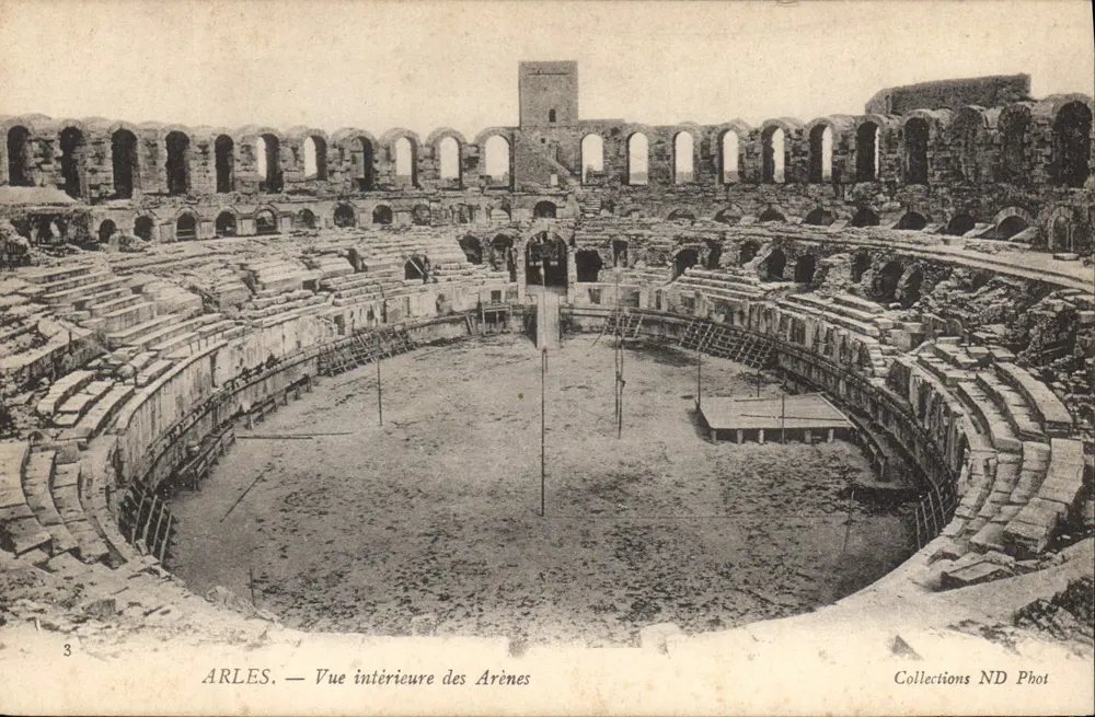 Arles — Visão interna das Arênes — Collections ND Phot - Frente