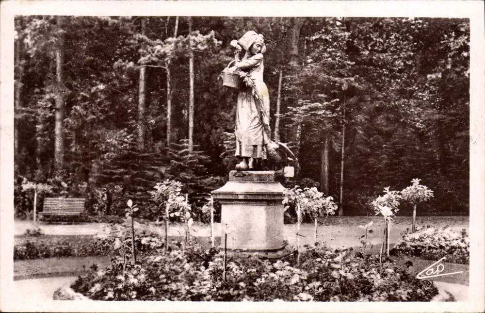 Estátua da « Gänsewiesel » — Orangerie — Strasbourg — editor C.P. Strasbourg - Frente