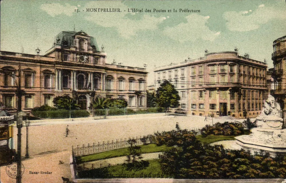 Montpellier - O Hotel das Correios e a Prefeitura — Bazar Brodar, n°13 - Frente