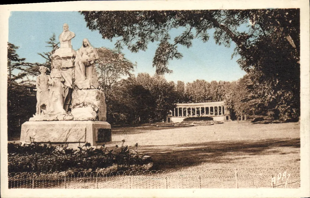 Monumento aos Mortos — Jardins de Montpellier — editor HPA7 - Frente