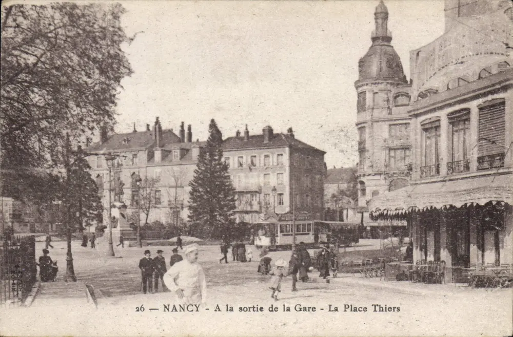 NANCY — Am Ausgang der Station — Place Thiers — Verlag: NANCY - Vorderseite