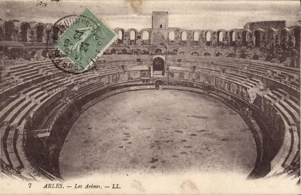 Arles — Les Arènes — LL. — Editor LL, n°7 - Frente