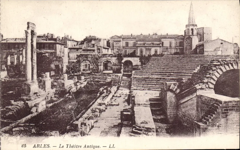 Arles — O Teatro Antigo — LL - Frente