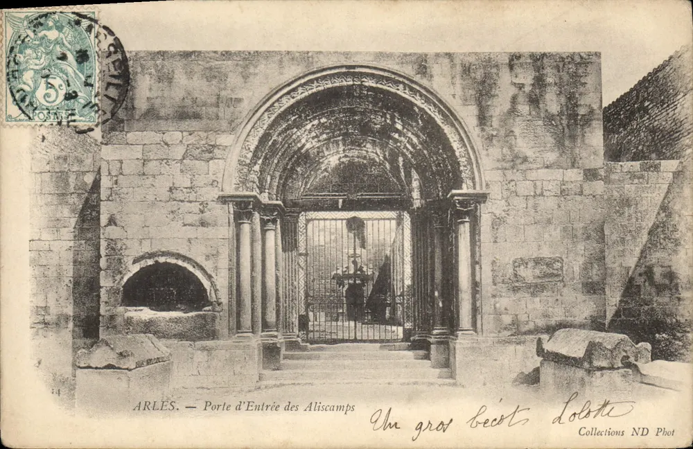 Arles — Porta de Entrada dos Aliscamps — Collections ND Phot - Frente