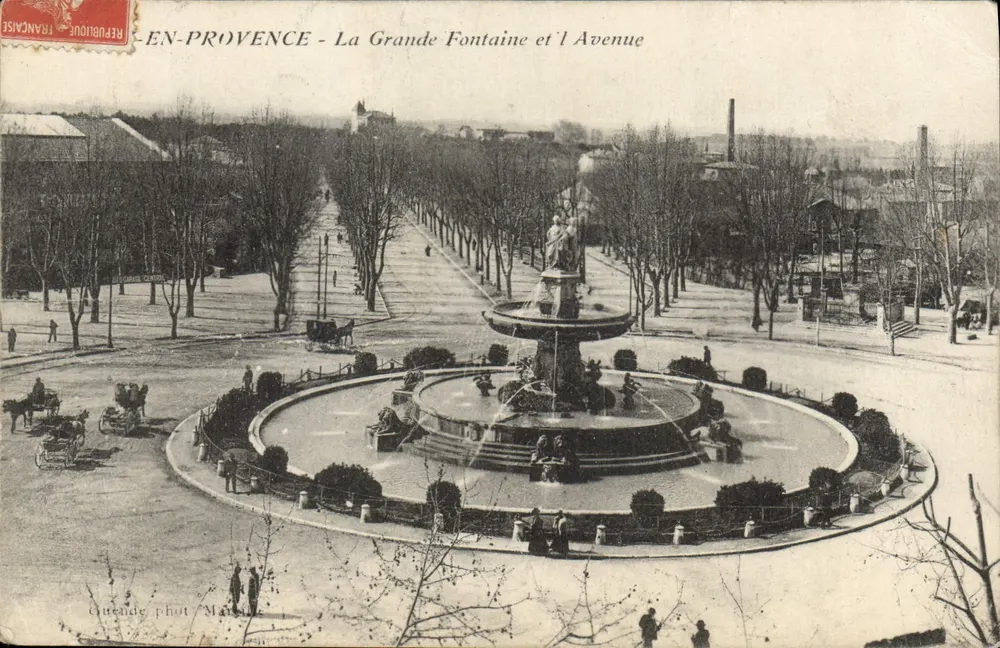 In der Provence - Die Große Fontaine und die Avenue - phot. Maire - Vorderseite