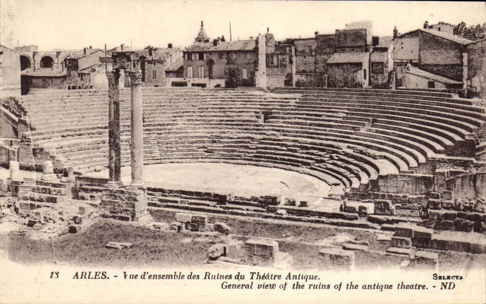 Arles — Übersicht der Ruinen des antiken Theaters — Selecta - Vorderseite