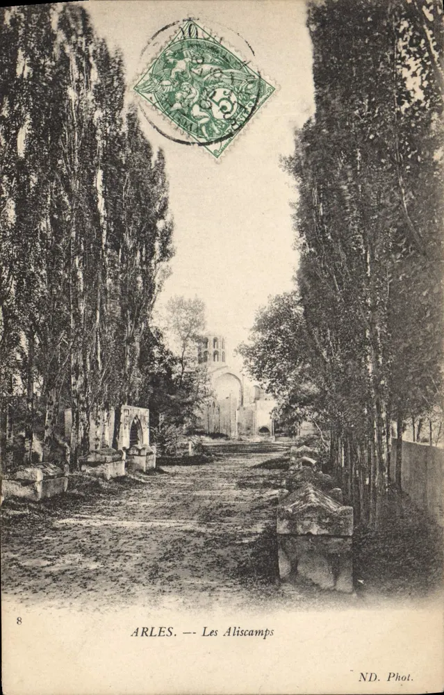 ARLES — Les Aliscamps — ND. Phot. - Frente