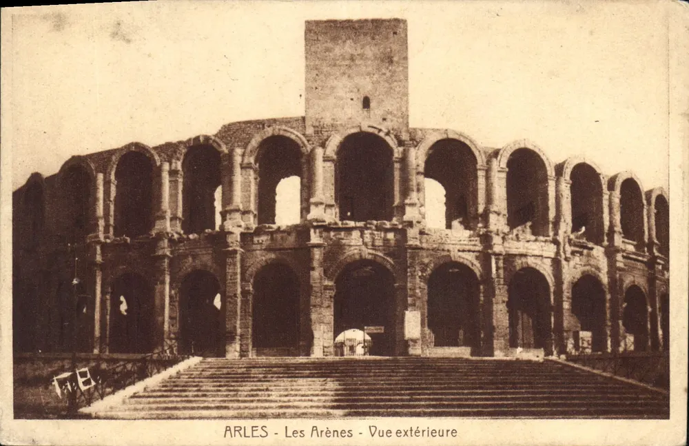 Arles - As Arenas - Vista externa — Edição Artística IDÉALE, Avignon - Frente