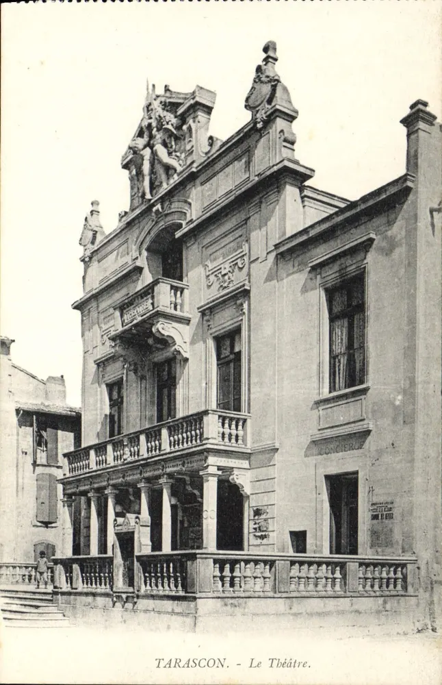 Tarascon - O Teatro — Photo-Modern, Tarascon - Frente