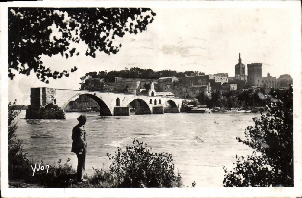 Avignon — Ponte São Bénézet e o Rio Ródano — Yvon - Frente