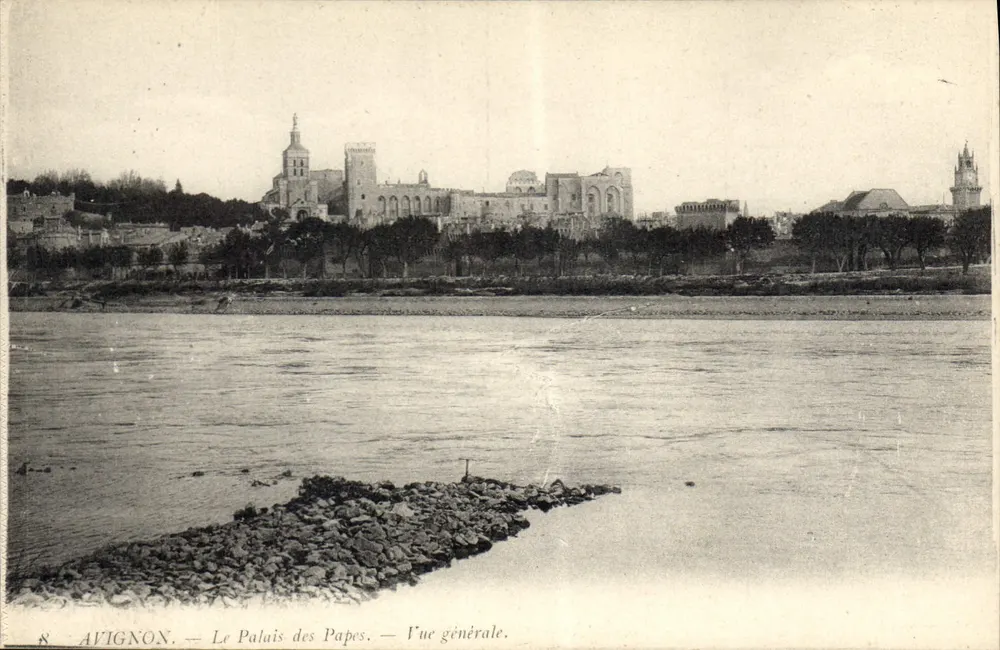 Avignon — O Palácio dos Papas — Vista geral - Frente