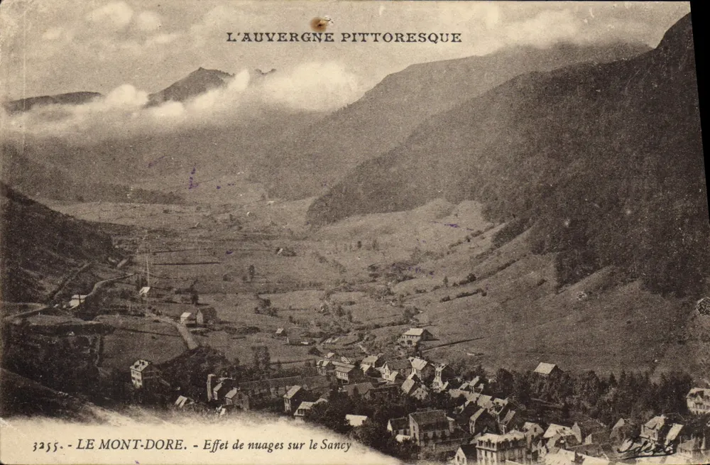 O Mont-Dore — Efeito de nuvens sobre o Sancy — A Auvergne pitoresca - Frente