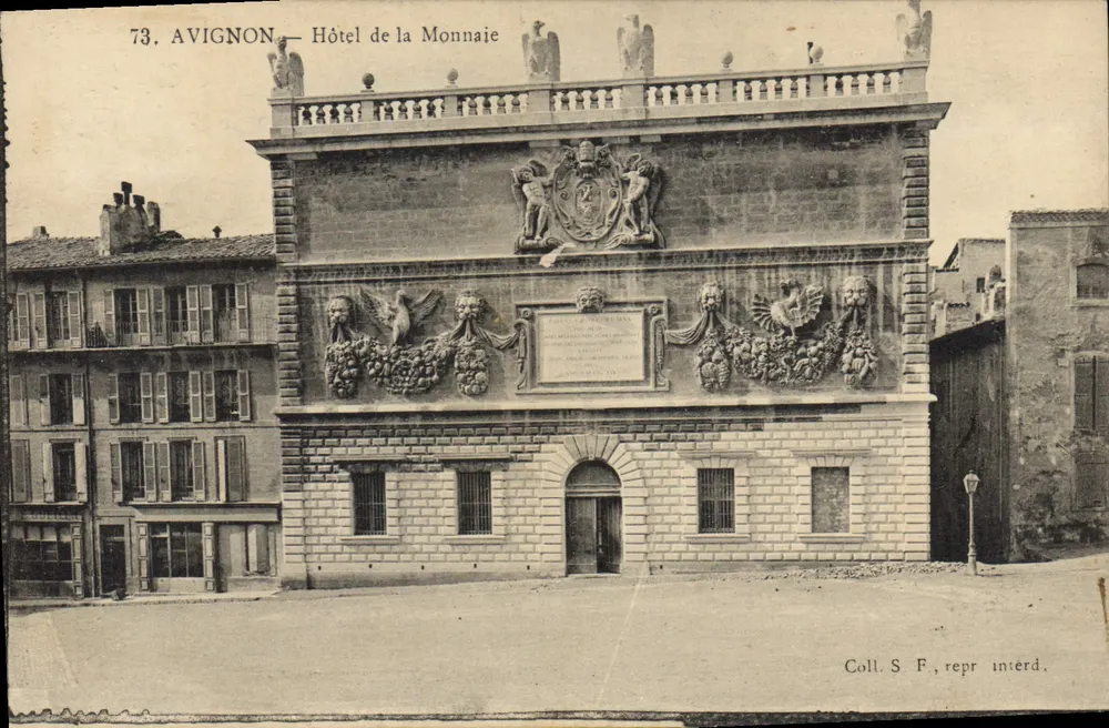 Avignon — Hotel de la Monnaie — Coll. S. F., repr. interd. - Frente