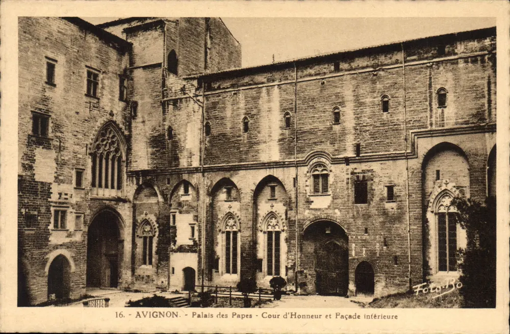 Avignon - Palast der Päpste - Cour d'Honneur und Innenfassade — Photo Bo, n°16 - Vorderseite
