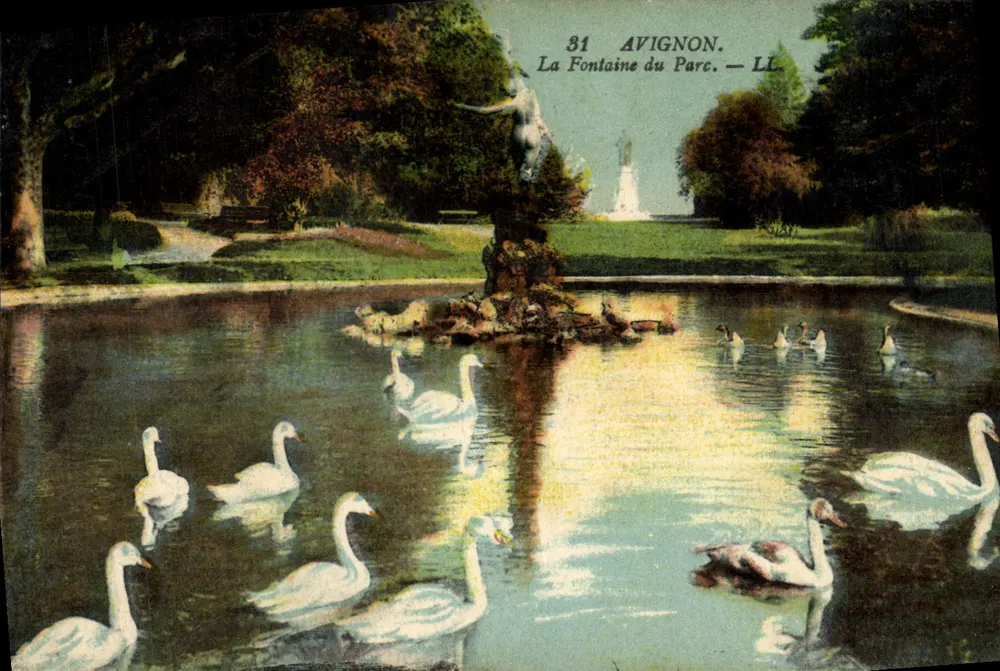 Avignon — Fontäne des Parks — LL - Vorderseite