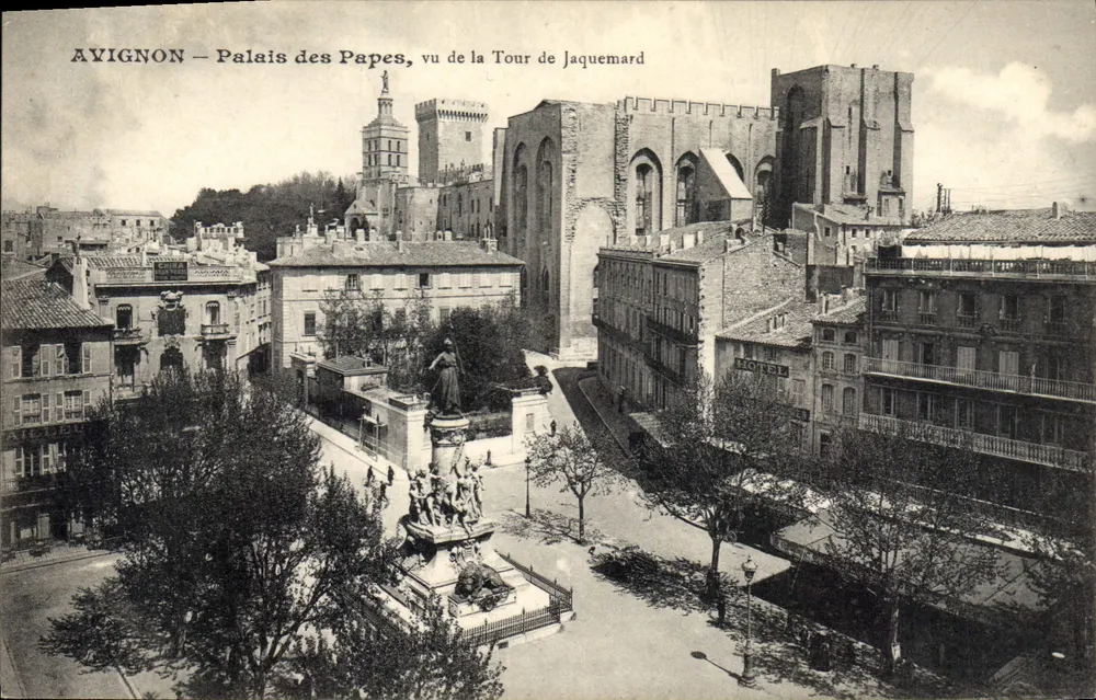 Avignon — Palast der Päpste, Blick von der Jaquemard-Turm - Vorderseite